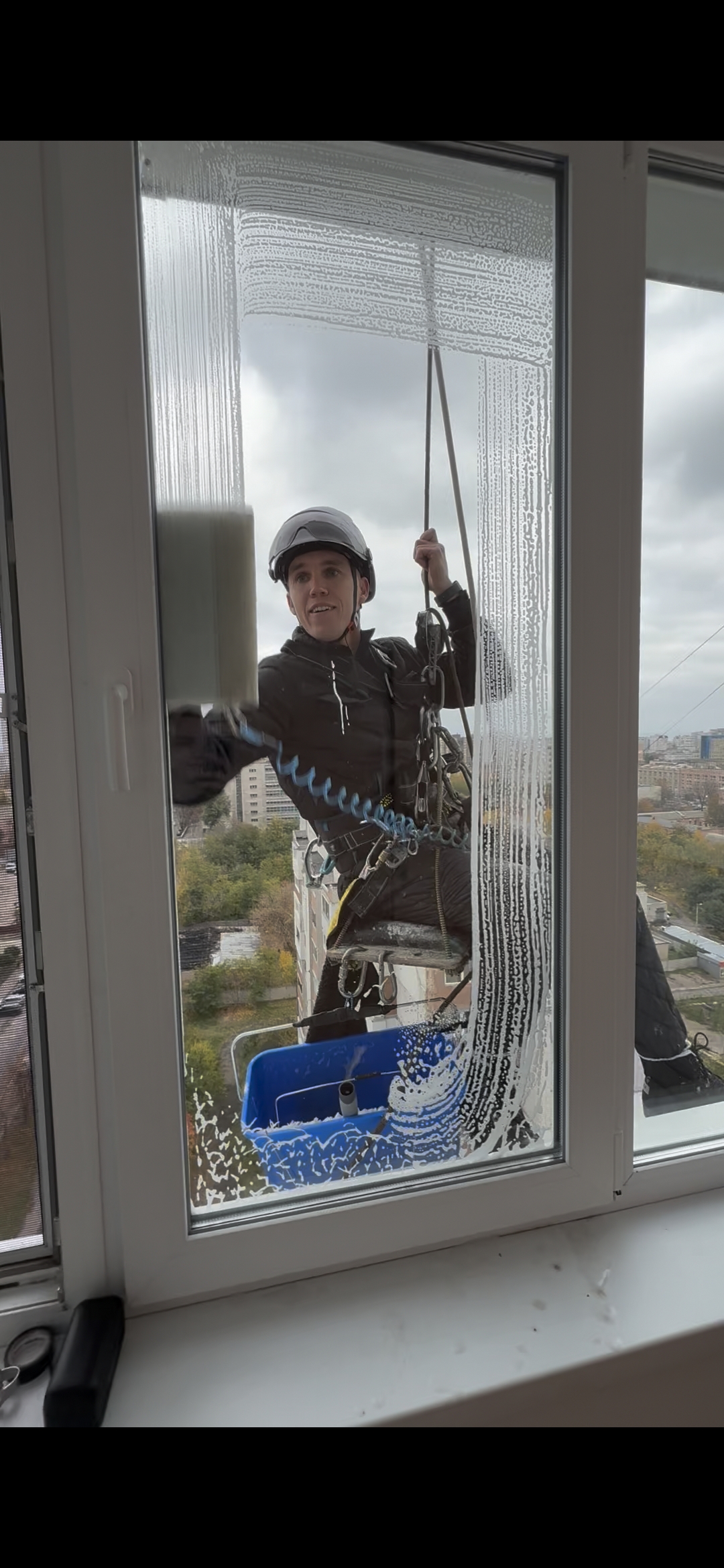 Професійне миття вікон 