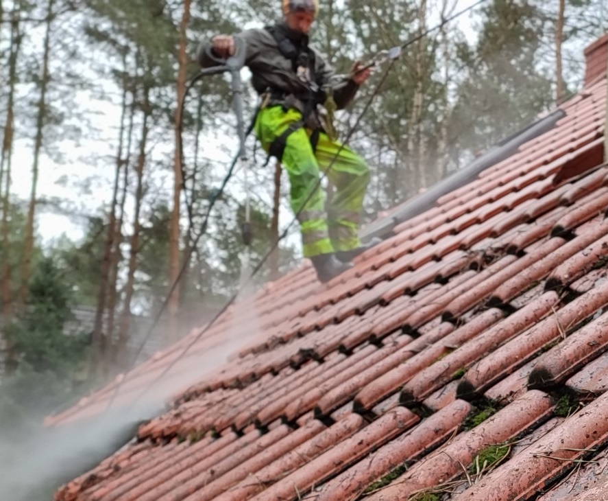 Миття фасаду бізнес-центру